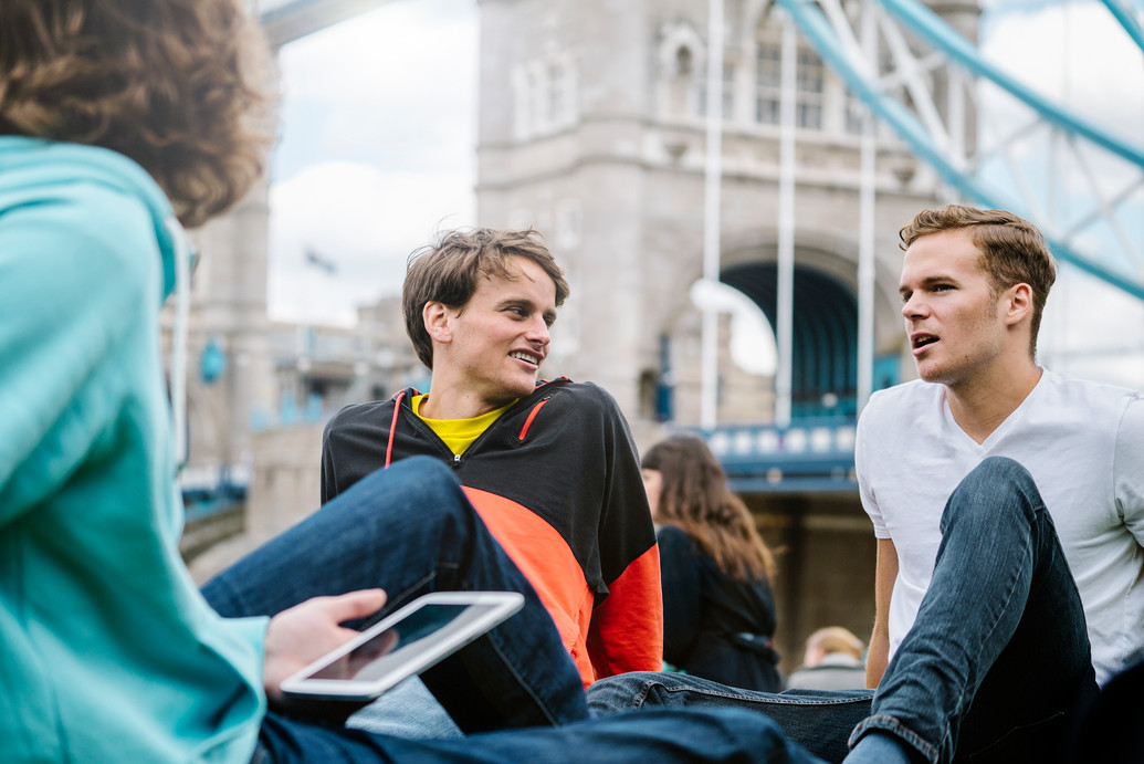 Students sightseeing around London, Tower Bridge