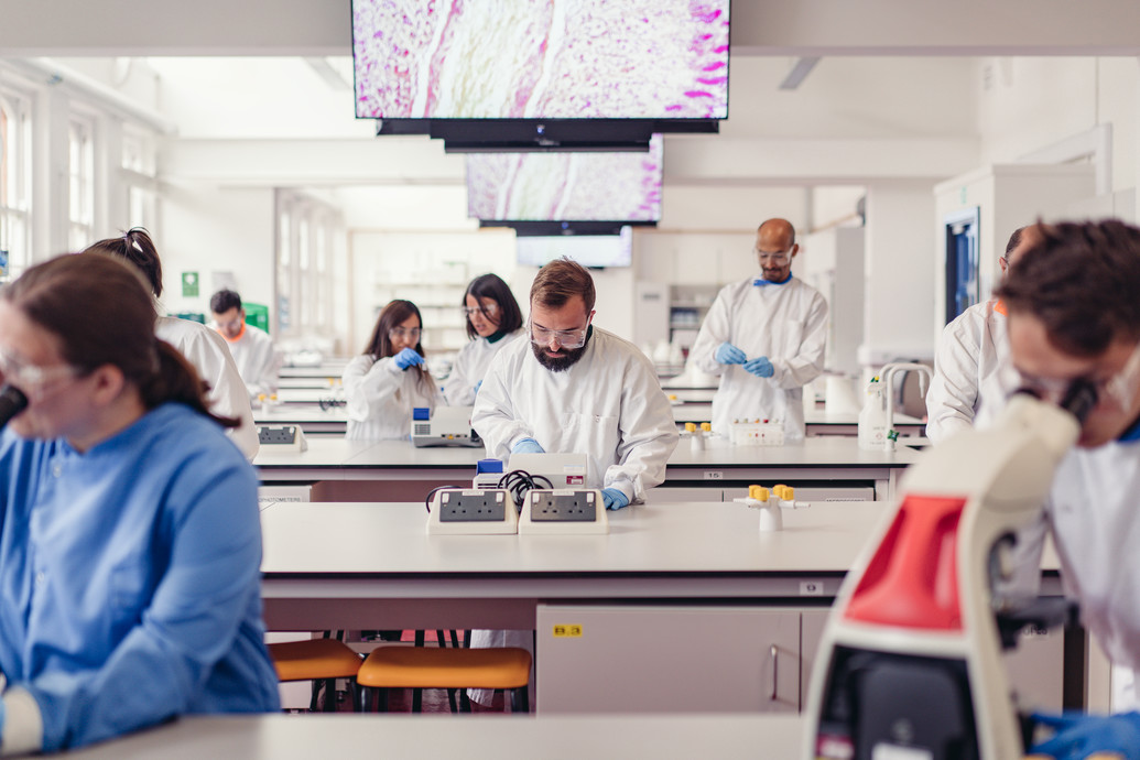 Students in a UEL lab
